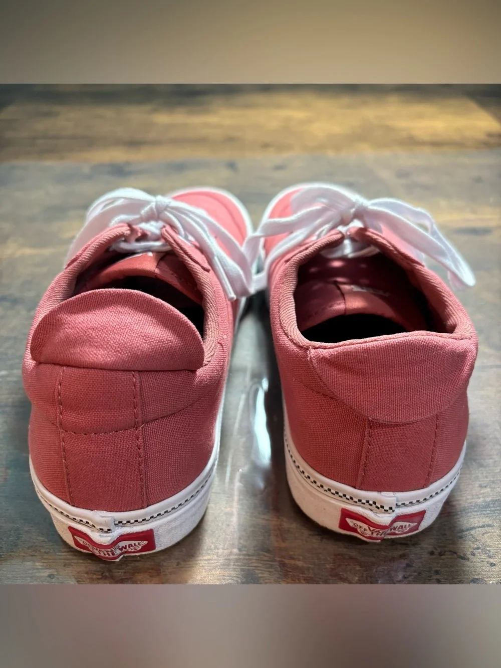 Vans Coral-Red Canvas Low-Top Sneakers with White Laces Sz 7 like NEW